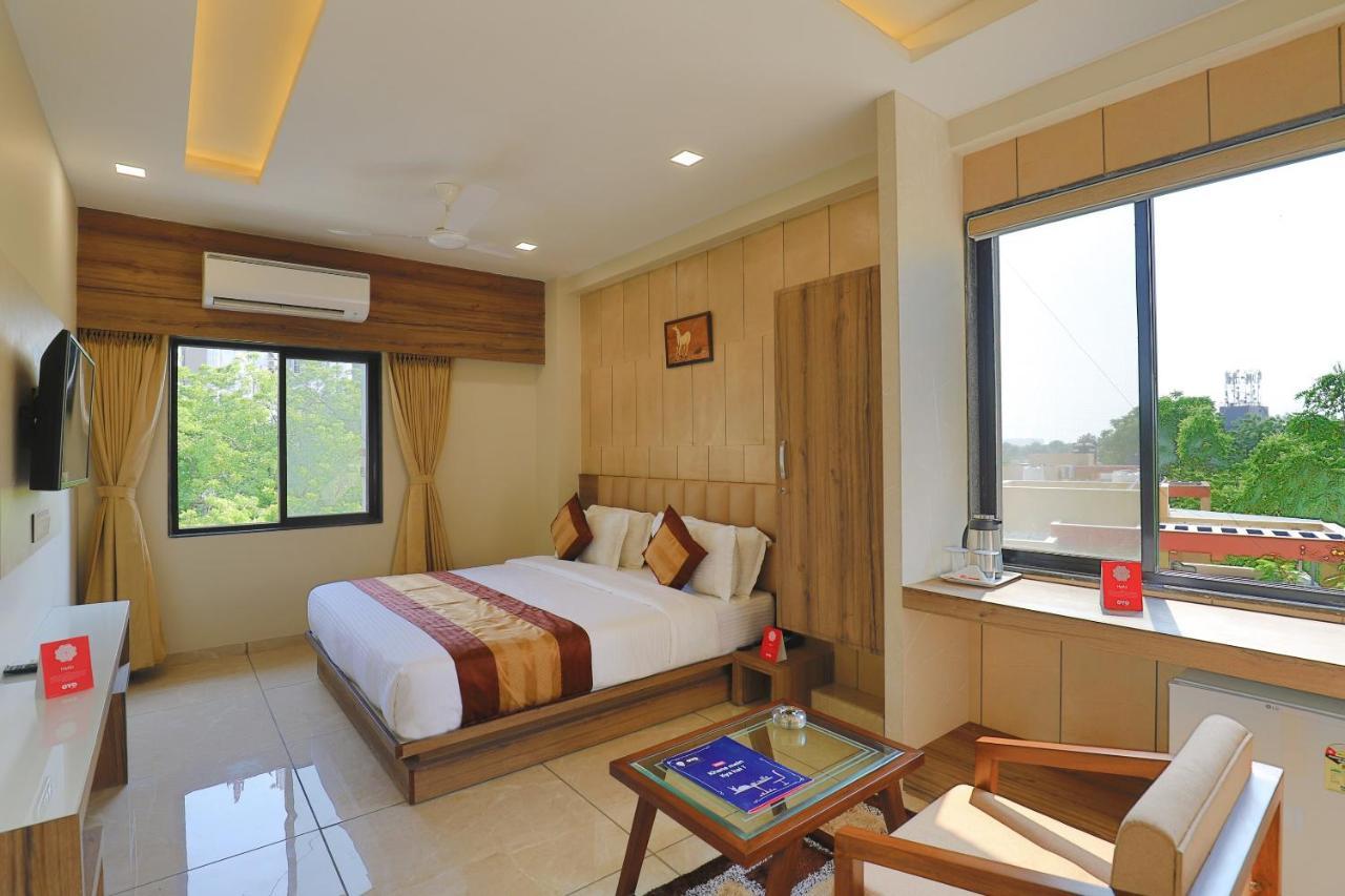 Hotel Repose Ahmedabad Exterior photo